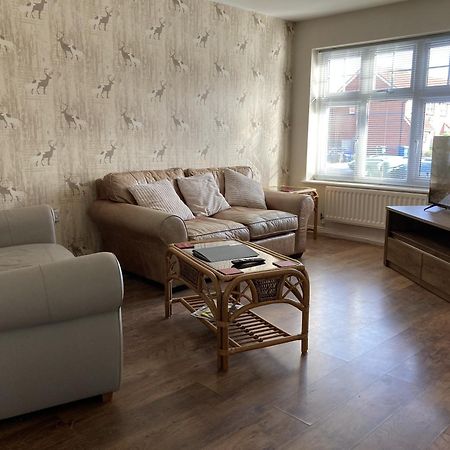 Vila Quiet 3 Bed Semi With Off Street Parking Bingham Exteriér fotografie